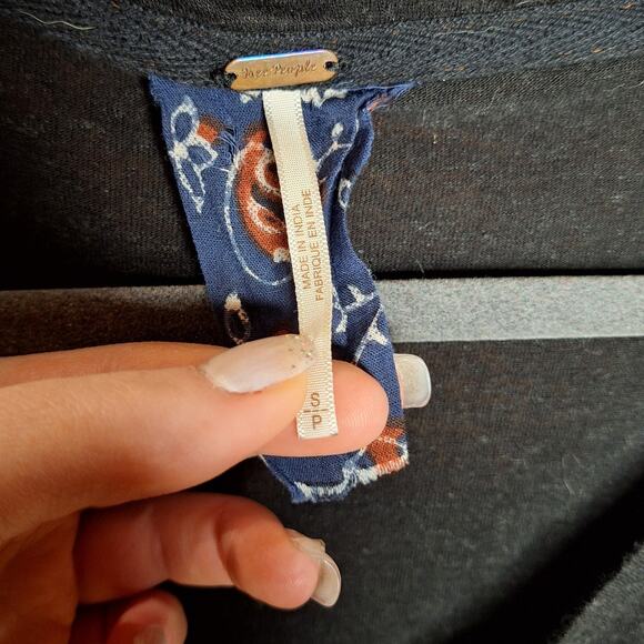 Free People lyocell bohemian medallian print blouse bell sleeve top soft grey - Picture 4 of 6